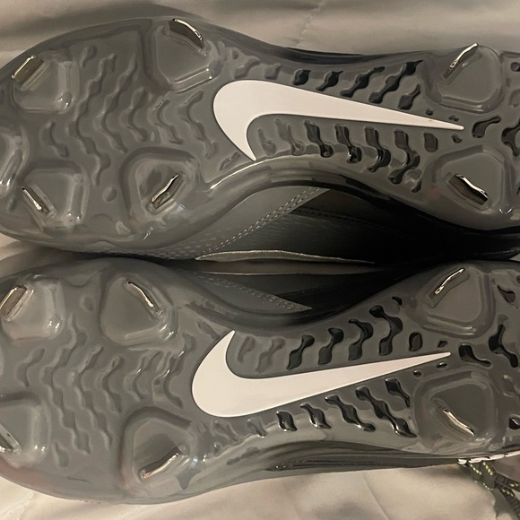 Nike hyper diamond elite 4 softball cleats - Picture 4 of 6